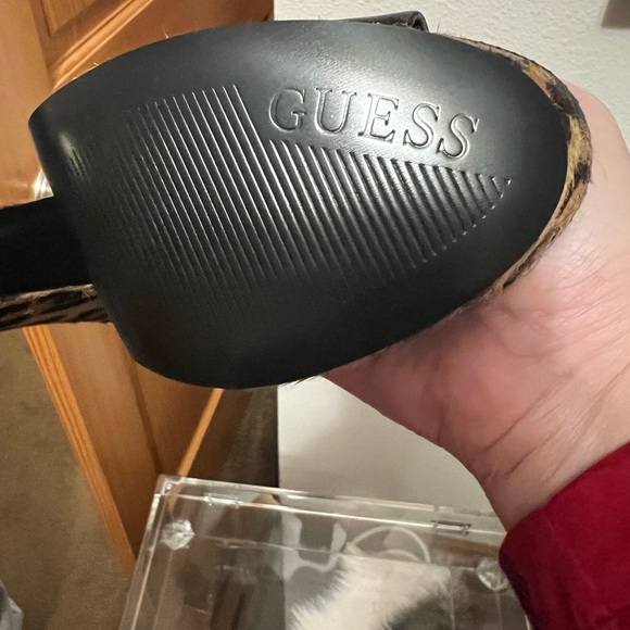 Guess! Smoking hot high heels! Brand new. Size 8. Real Leopard Fur 🐆 - Picture 8 of 8